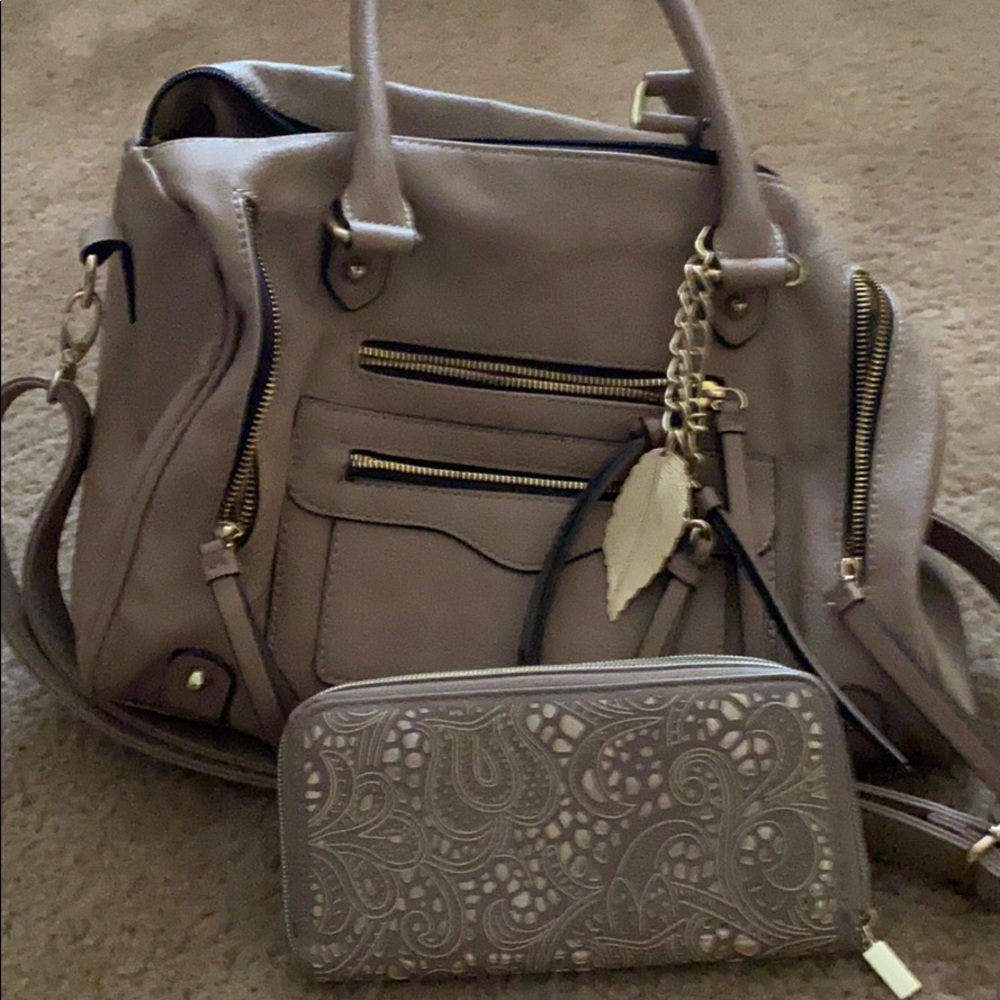 Apt 9 purse and wallet